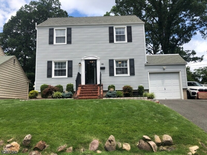 Foto principal - 34 Amherst Pl