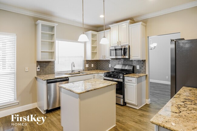 Foto del edificio - 6631 Forest Mill Ln