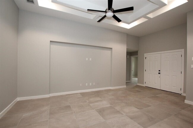 Building Photo - 1011 La Muralla St