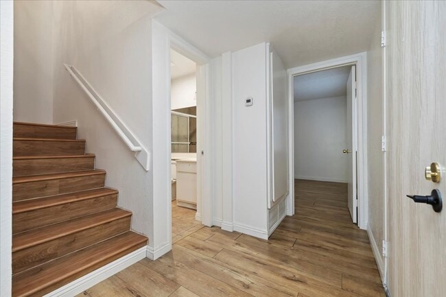 Building Photo - 4BR/3BA Condo in Canyon Crest Near UCR