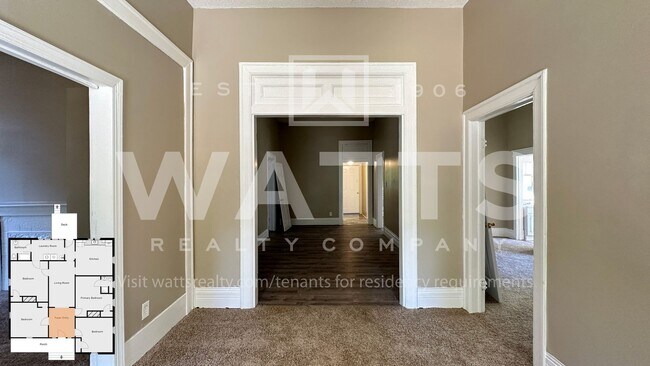 Foto del edificio - 3-Bed 2-Bath Century House in Wahouma Comm...