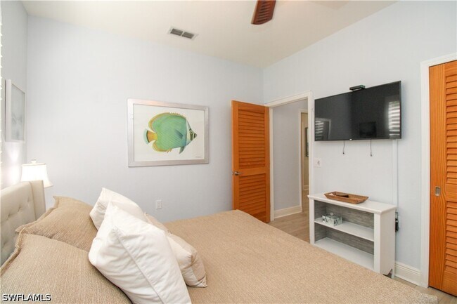 Foto del edificio - 4853 Hampshire Ct