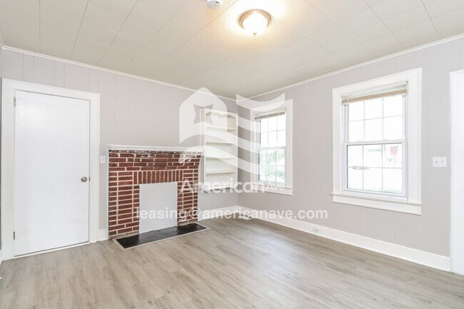 Foto del edificio - 407 Pineneedle Rd