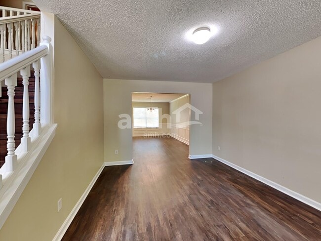 Building Photo - 240 Juliet Dr