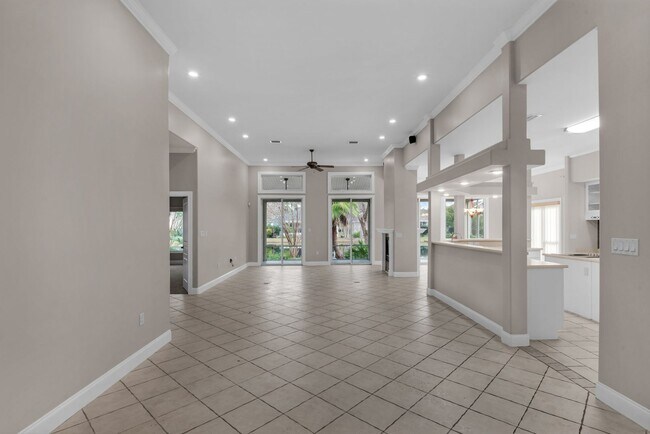 Foto del edificio - MOVE IN SPECIAL: 30% OFF FIRST MONTHS RENT -- Spacious unfurnished 4B/3B home in Gated Community ...