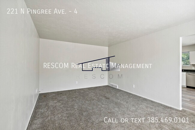 Building Photo - 221 N Pingree Ave