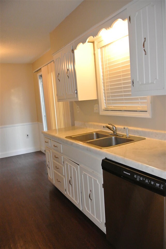 Building Photo - 5351 Timberdale Ave