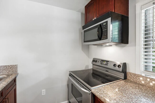 Foto del edificio - 1268 Eastland Rd SE