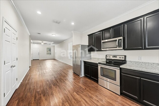 Building Photo - 150 Texas Thistle