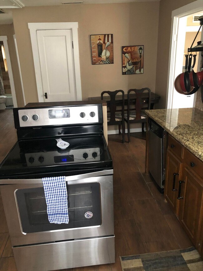 Kitchen - 346 Dempsey St