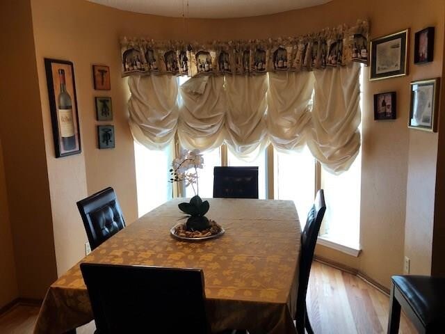 Foto del edificio - 604 Baker Dr