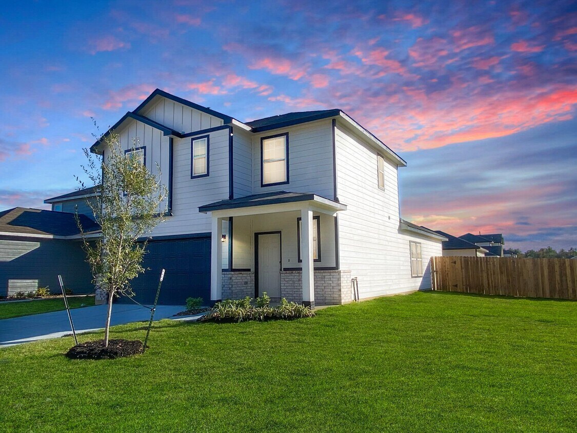 Foto principal - 16608 Aurora St