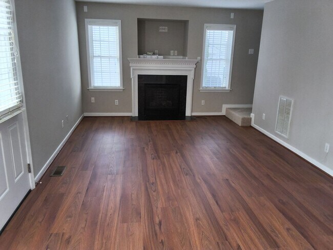 Foto del edificio - Chesterfield-Midlothian-Ashbrook Subdivision-Cosby High 4 Bed