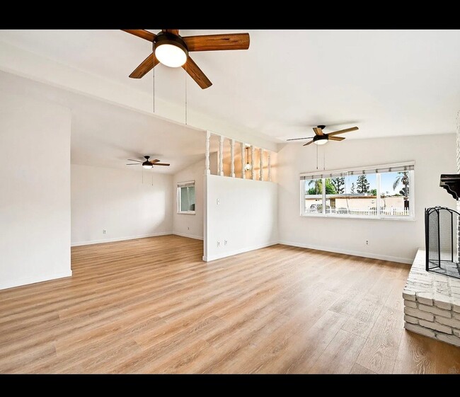 Building Photo - 927 Gray Dr