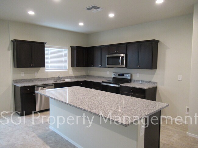 Foto del edificio - 4637 W Lemon Ave