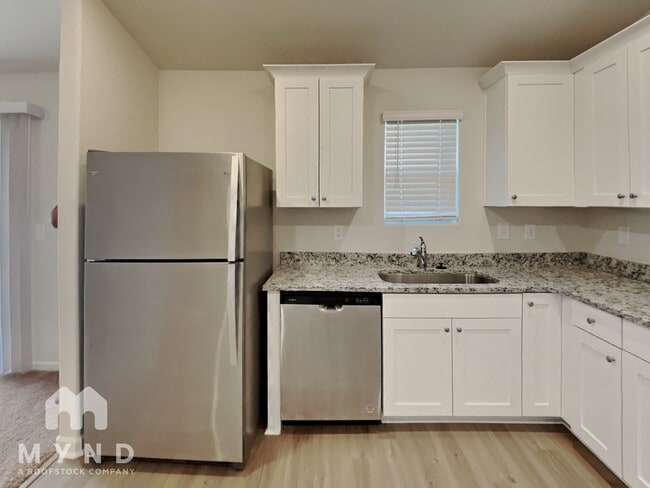 Building Photo - 371 Ivy Bank Dr