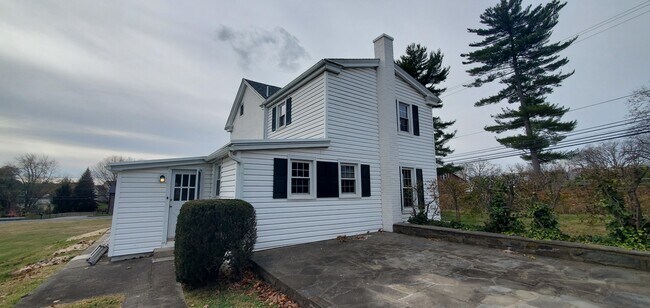 Foto del edificio - 159 Limerick Center Rd