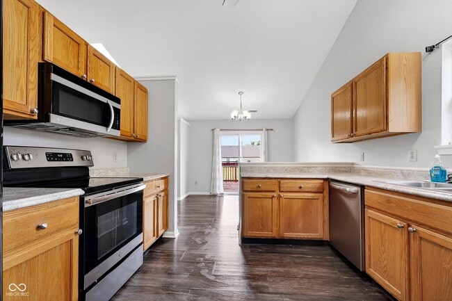 Building Photo - 6626 Crossbridge Dr