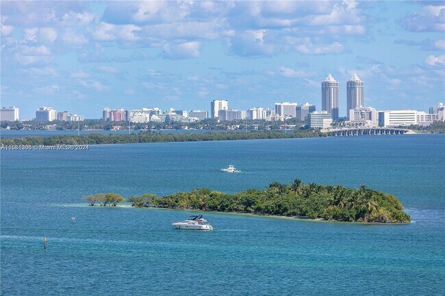 Foto del edificio - 1800 N Bayshore Dr