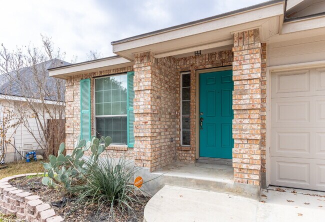 Foto del edificio - 2476 Medina Dr