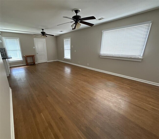 Foto del edificio - 1041 Rosemont St