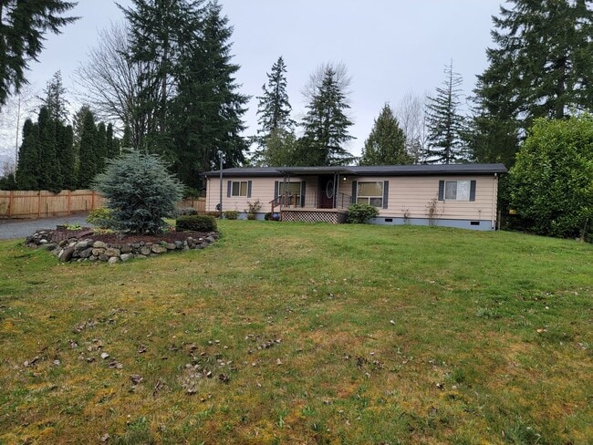 Foto del edificio - Private 3 bedroom home in Puyallup on fenced 0.76 acres!!