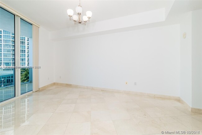 Building Photo - 18101 Collins Ave