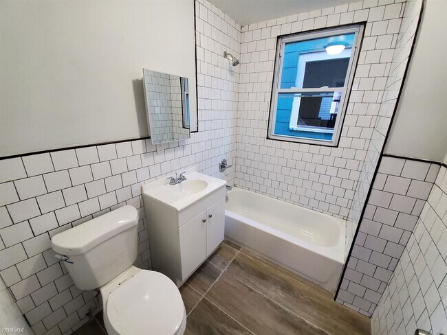 Building Photo - 3 br, 1 bath  - 182 N 17th St 1