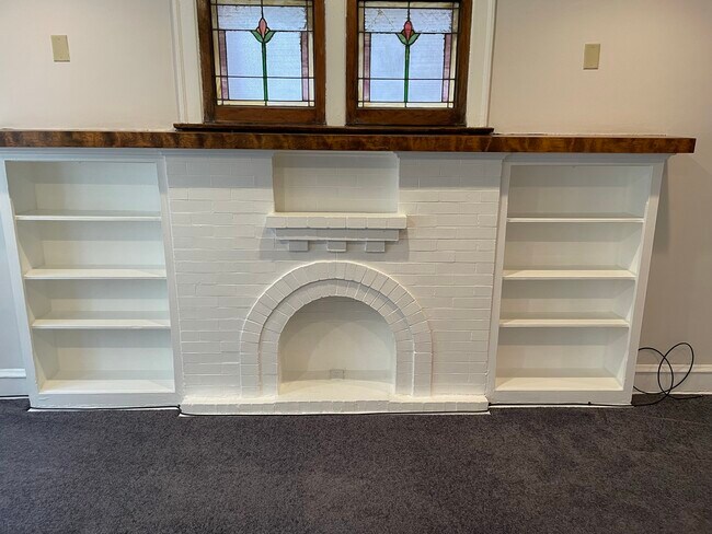 Chimenea - 8120 S Crandon Ave