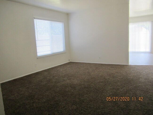 Foto del edificio - 4 br, 2 bath House - 9765 ALTADENA DR