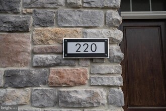 Building Photo - 220 Charles Ellis Dr