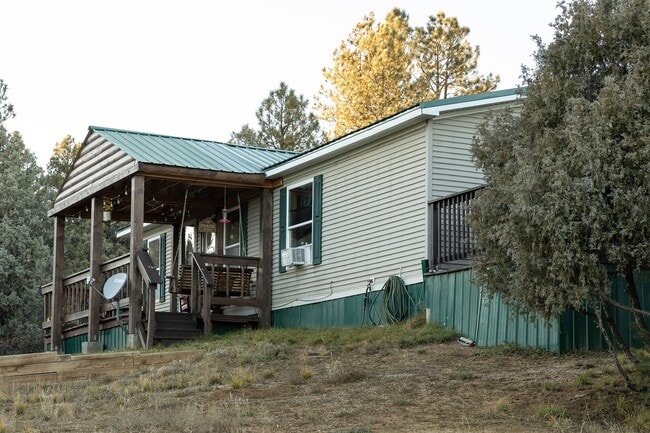 Building Photo - 352 Spring Rd