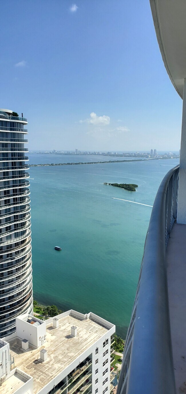 Foto del edificio - 1750 N Bayshore Dr