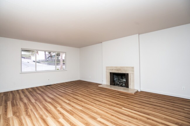 Building Photo - 4600 Mattis Ct