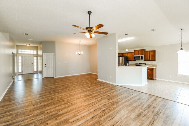 Building Photo - 1525 Harvest Cove Dr