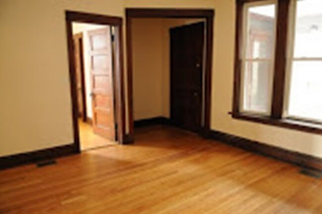 Building Photo - 4318 N Damen Ave