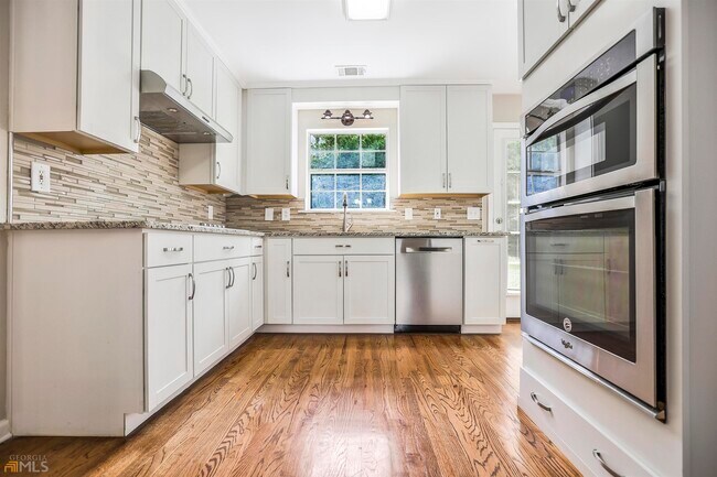 Building Photo - 25 Tufts Cir