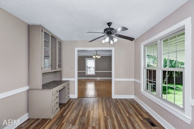 Building Photo - 4 br, 3 bath House - 2809 Carrington Dr SW