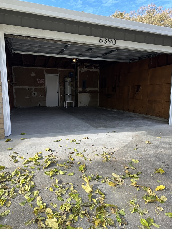Building Photo - 6390 Bonham Cir