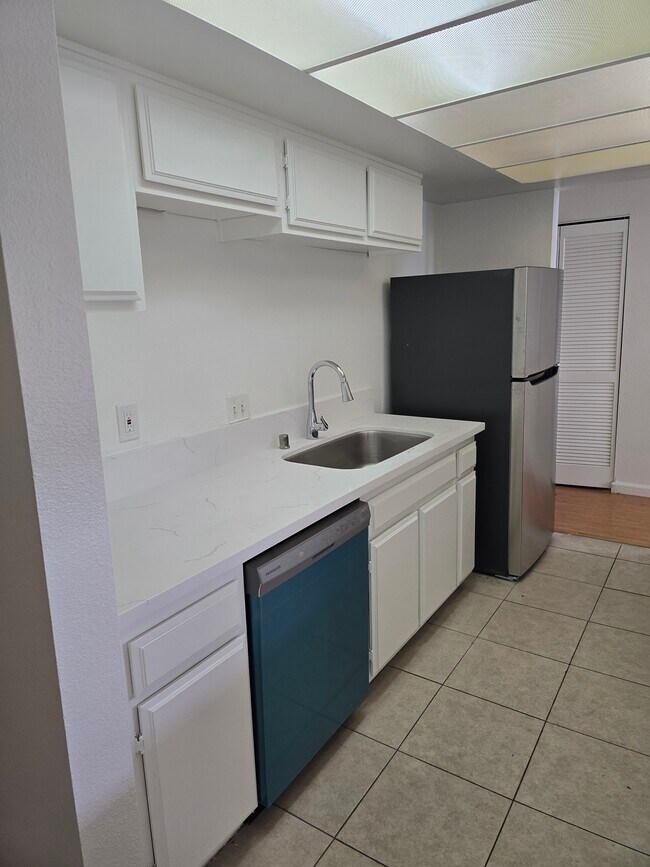 Foto del edificio - 731 S Detroit St