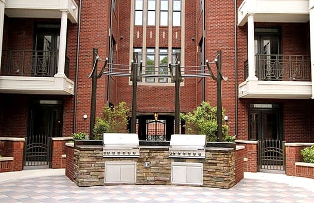 Building Photo - 2810 Selwyn Ave