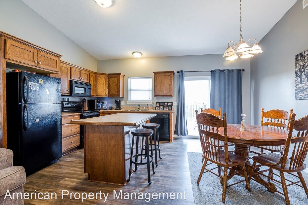 Foto principal - 3 br, 2 bath House - 2610 Buttonwood