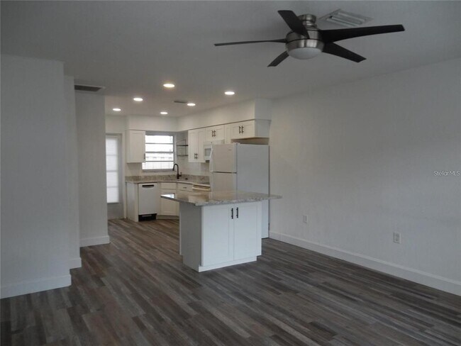 Foto del edificio - 524 W Venice Ave