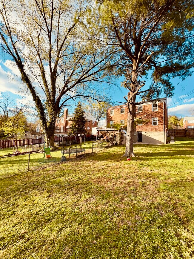 Foto del edificio - 2711 Shirey Ave