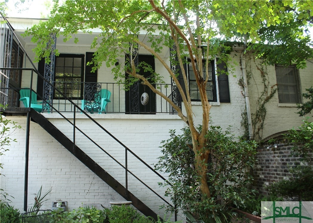 Primary Photo - 116 E Gaston St