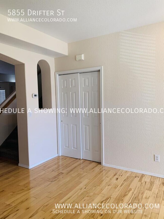 Building Photo - 5855 Drifter St