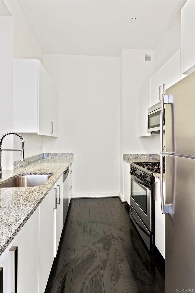 Foto del edificio - 220 W 148th St