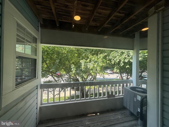 Foto del edificio - 8611 Falls Run Rd