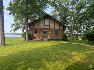 Building Photo - 646 Island