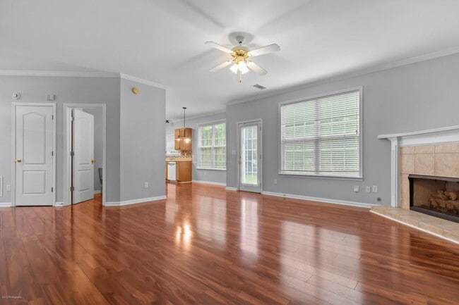 Building Photo - 2422 Temple View Dr